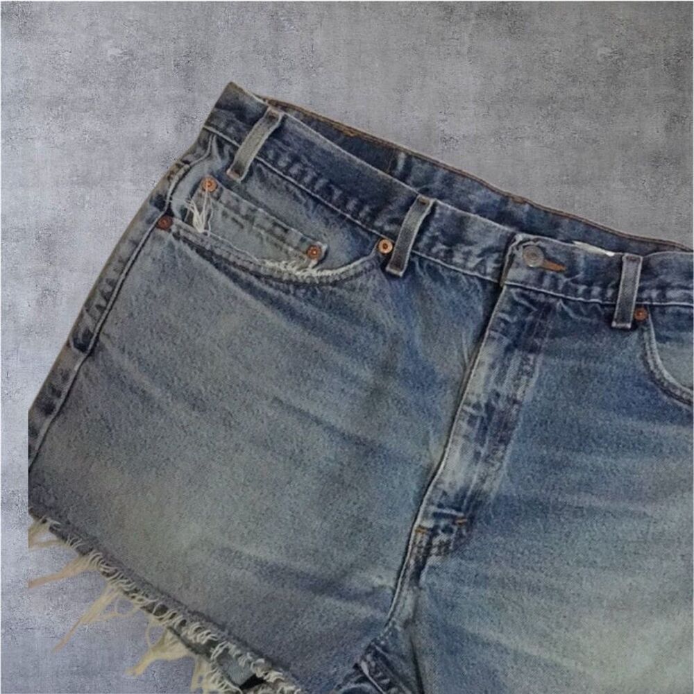 Vintage Levi’s 517 High Rise Cut-Off Shorts